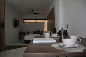 Premier Apartment, 1 King Bed, Non Smoking, Private Bathroom | Private kitchen | Full-size fridge, microwave, coffee/tea maker, blender - Parceros House (Medellín)