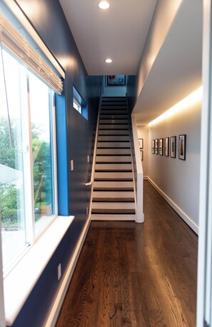 Interior - Luxury Retreat: Agora Haus with Spectacular Downtown Houston Skyline Views (Houston)