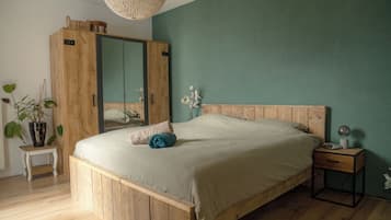 1 bedroom, in-room safe, Internet, bed sheets