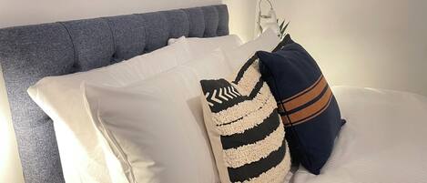 Family Townhome, 2 Bedrooms | 2 bedrooms, Egyptian cotton sheets, premium bedding, desk