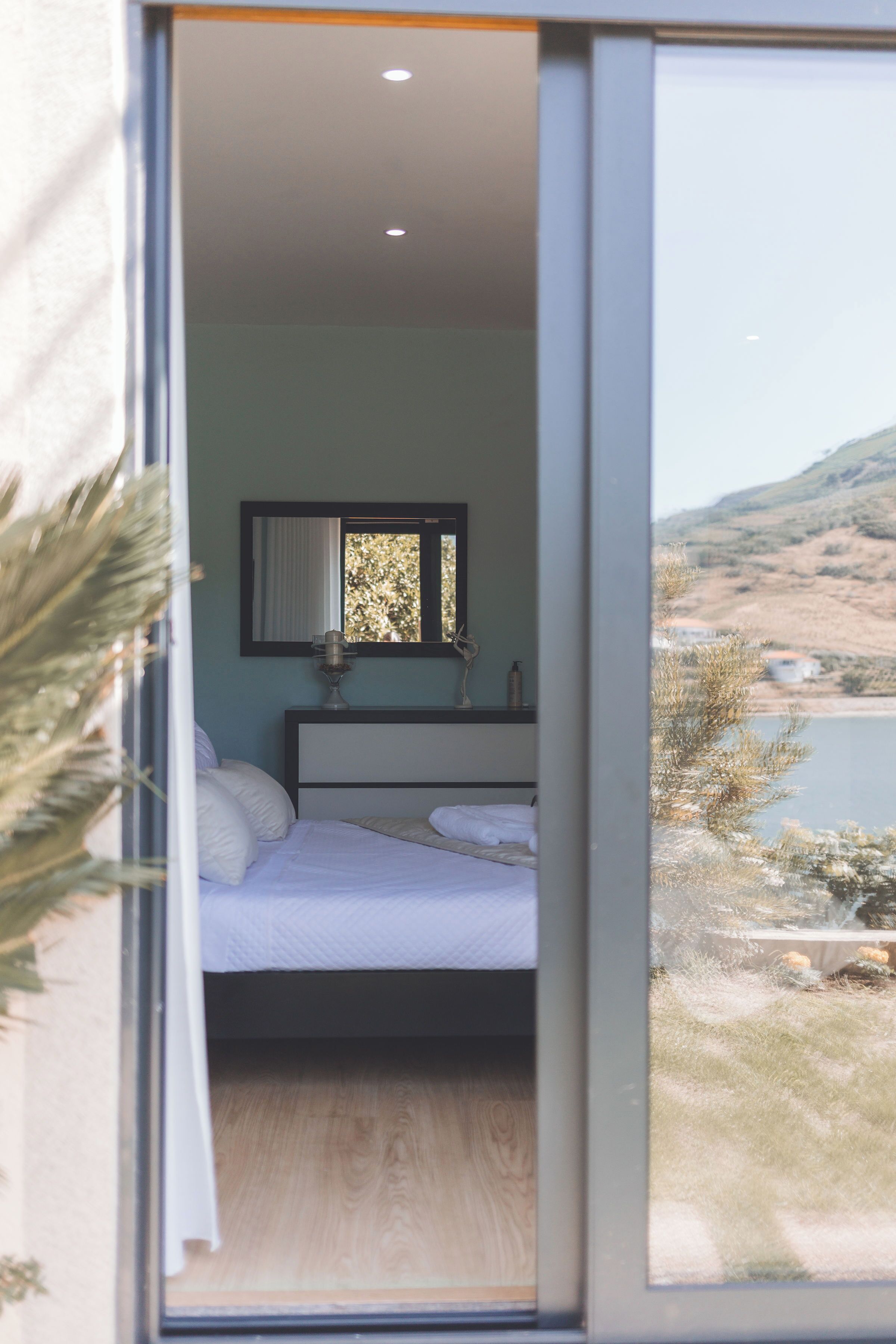 3 Schlafzimmer, Schreibtisch, Bügeleisen/Bügelbrett, Reisekinderbett