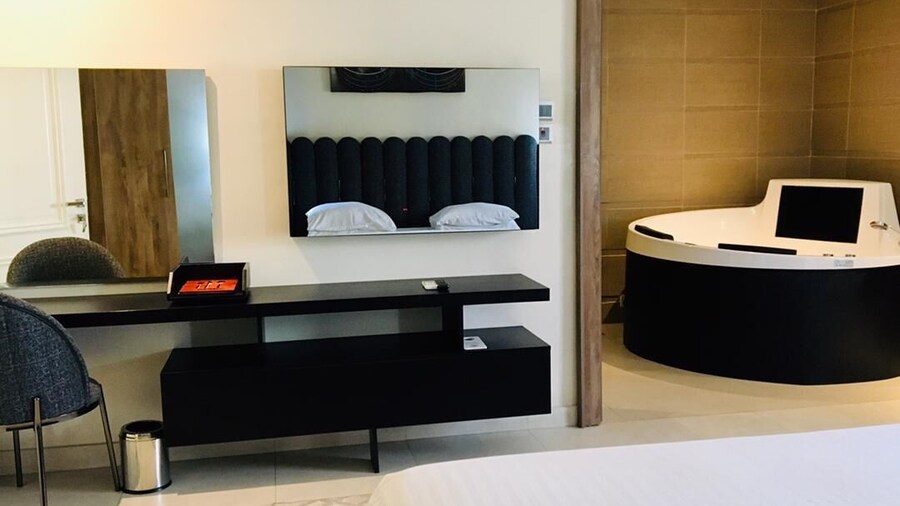 T E L E By Summerset Continental Hotel Maitama