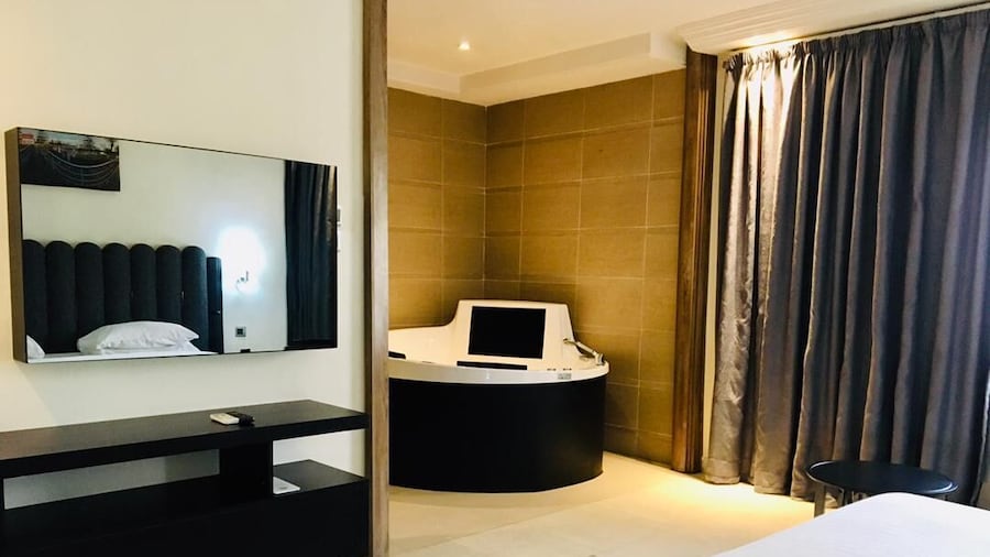 T E L E By Summerset Continental Hotel Maitama