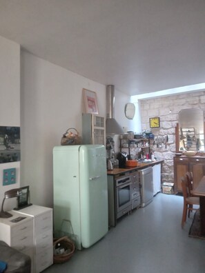 Kühlschrank, Herdplatte, Geschirrspüler