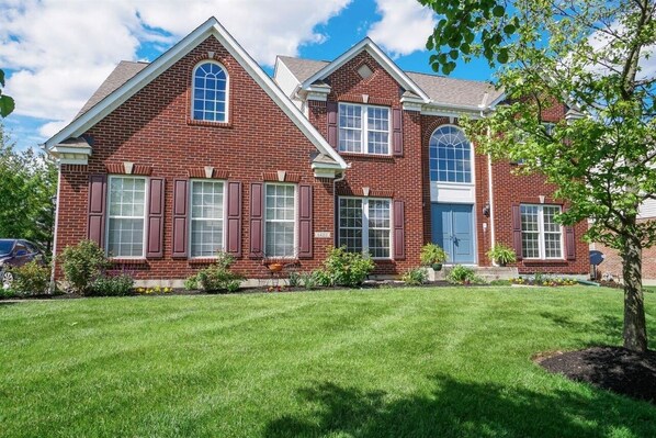 Exterior - Cozy 4-bedroom house in welcoming Mason with WiFi, AC (Mason)