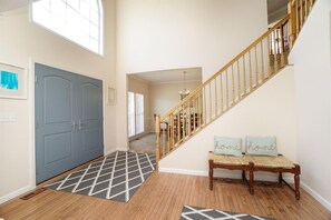 Interior - Cozy 4-bedroom house in welcoming Mason with WiFi, AC (Mason)