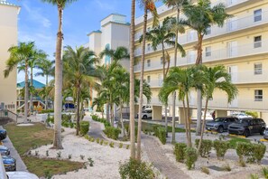 Property grounds - Family Getaway: 2BR/2BA Condo with 2 Pools (Treasure Island)