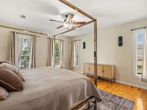 4 bedrooms, in-room safe, travel cot, free WiFi