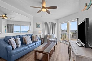 TV - Beachfront 2BR/2BA: Balcony & Pools (Treasure Island)