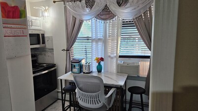  2-Large bedrooms to rent with WiFi, AC in fabulous Brooklyn NYC