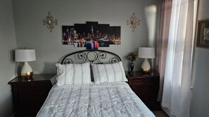 2 habitaciones, tabla de planchar con plancha, wifi y ropa de cama