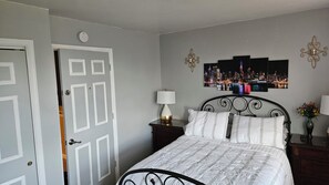 2 habitaciones, tabla de planchar con plancha, wifi y ropa de cama
