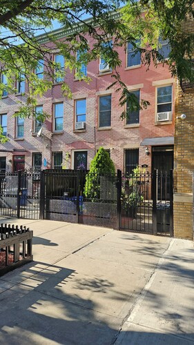  2-Large bedrooms to rent with WiFi, AC in fabulous Brooklyn NYC