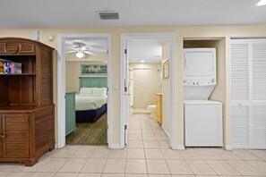 2 chambres, fer et planche à repasser, Wi-Fi, draps fournis