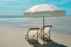 Beach nearby - Waterfront-screened lanai-BBQ - sleeps 7 - community pool & hot tub! (St. Augustine)