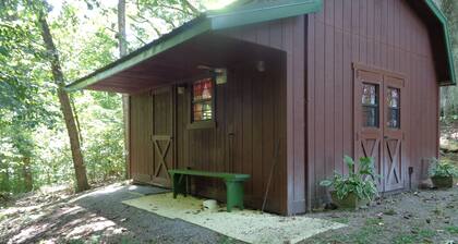 The Cottage in the Woods, near Deersville and Tappan and Clendening Lakes