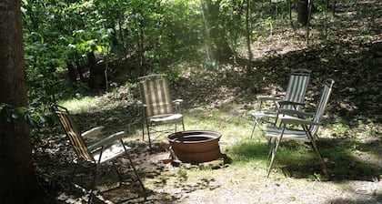 The Cottage in the Woods, near Deersville and Tappan and Clendening Lakes