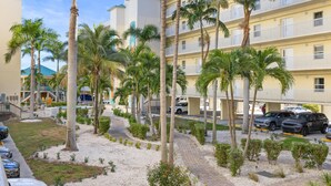 Property grounds - 3/3 Penthouse Condo with Epic Beach Views (Treasure Island)
