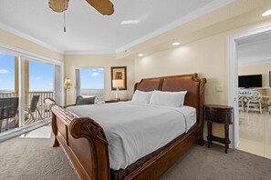 3 bedrooms, iron/ironing board, WiFi, bed sheets - 3/3 Beachfront Penthouse w Stunning Balcony Views (Treasure Island)