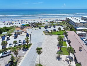 On the beach, beach towels - Wowzer! Beach & Flagler Ave Fun! (New Smyrna Beach)