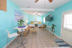 Interior - Wowzer! Beach & Flagler Ave Fun! (New Smyrna Beach)