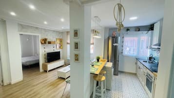 2 slaapkamers, een strijkplank/strijkijzer, wifi, beddengoed