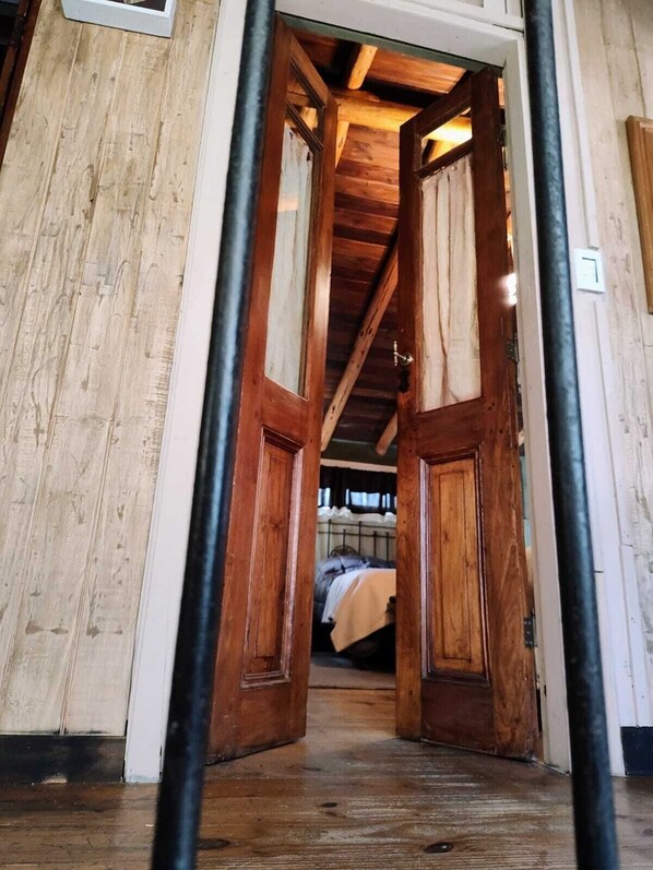 Casa familiar, vista a la montaña | 2 habitaciones, ropa de cama de alta calidad y edredón