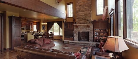 Smart TV, fireplace, computer monitors
