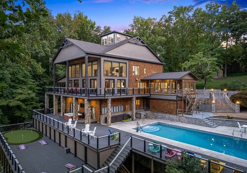 Paradise Resort-Dock, Pool, Hot Tub, Movie Theatre