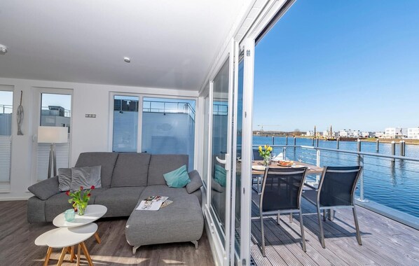 Outdoor dining - Awesome ship in Olpenitz with sauna (Olpenitz)