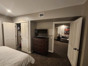 2 dormitorios, tabla de planchar con plancha, wifi y ropa de cama