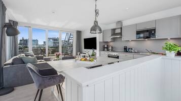 Kühlschrank, Ofen, Herdplatte, Geschirrspüler