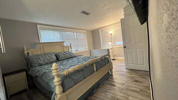 2 bedrooms, iron/ironing board, WiFi, bed sheets