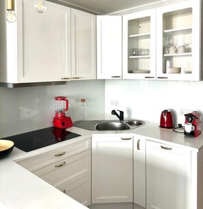 Private kitchen - Beautiful Two Bedroom flat City Center (Luxembourg City)