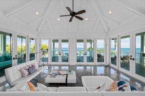 リビング エリア