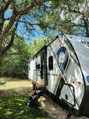 Property grounds - Stay for Work or Fun near Austin and Lakeway (Austin)