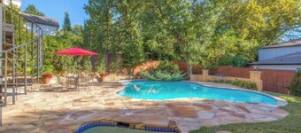 Italian Villa next to Gathering Place with pool