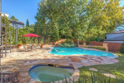 Italian Villa next to Gathering Place with pool