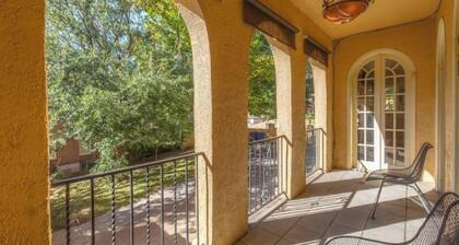 Italian Villa next to Gathering Place with pool