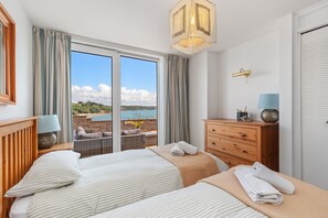 3 bedrooms - Captains View - Sea and Harbour Views Parking (Saundersfoot)