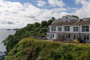 House | 3 bedrooms - Captains View - Sea and Harbour Views Parking (Saundersfoot)