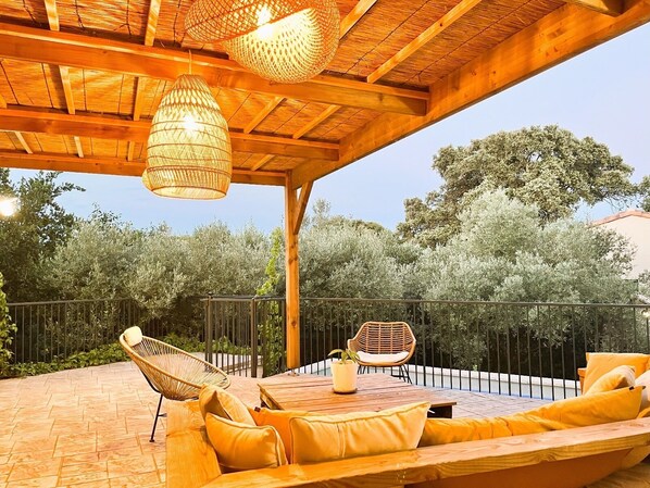 Terrace/patio - Modern villa with swimming pool (Boisseron)