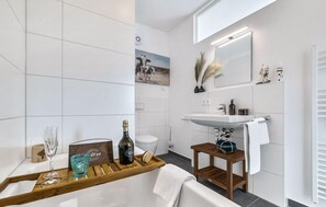 Shower, hair dryer - Gorgeous apartment in Olpenitz (Olpenitz)