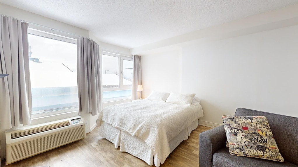 1-211 : Studio Supérieur - 4 Personnes. - Québec