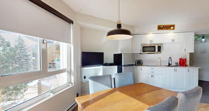 1-304 : Superior Studio - sleeps 4.