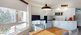 1-304 : Superior Studio - sleeps 4.