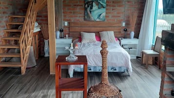 2 bedrooms, desk, free WiFi, bed sheets