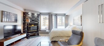 1-313 : Superior Studio - sleeps 4.