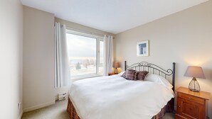 Unclassified image, 3 of 6, button - 1-410 : Condo - 2 bedrooms - sleeps 6 (Beaupré)