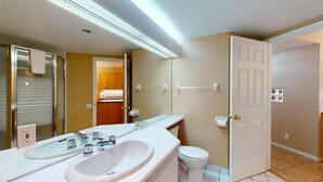 Unclassified image, 3 of 7, button - 6-301 : Condo - 2 bedrooms - sleeps 6 (Beaupré)